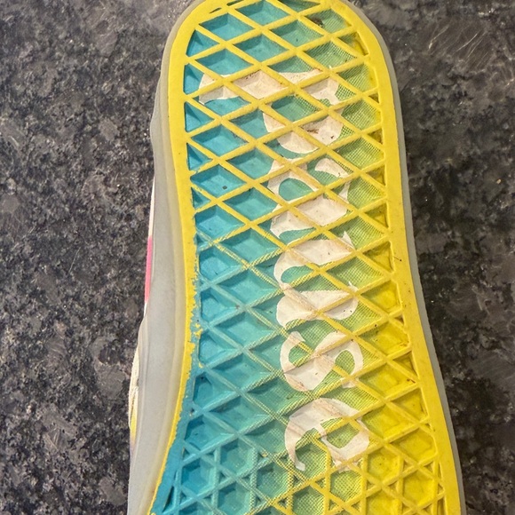 Vans Girls 4.5 Slip-On Checkerboard Rainbow Pastel Canvas Sneakers - Picture 3 of 7